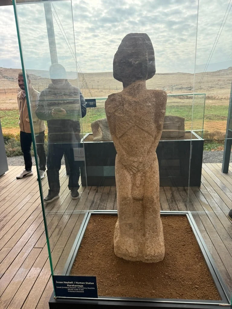 The second human statue from Karahan Tepe, on display, November 2025
