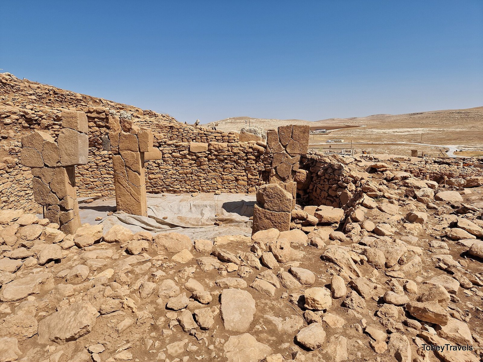 An enclosure with T-shaped pillars at Karahan Tepe
